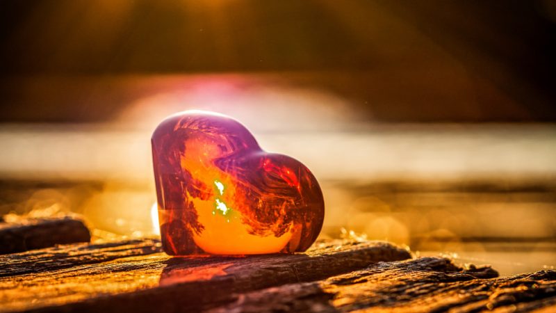 L’ambre et le jade : des pierres pour renforcer notre santé