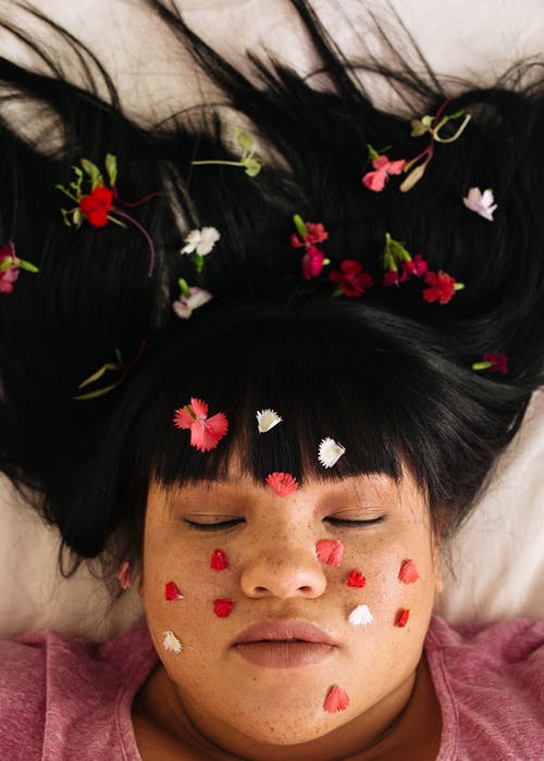 Ces soins qui ont des effets santés, mais que l’on confond avec des soins de beauté!