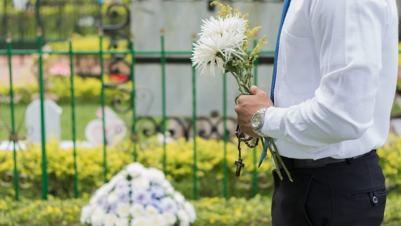 Pourquoi faire appel à une agence de pompes funèbres ?