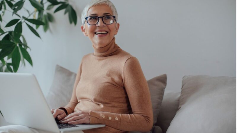 Comment la TéléAssistance Libr&rsquo;alerte apporte confiance et sérénité aux proches des seniors